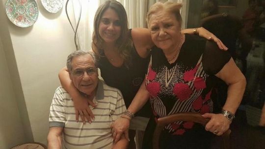 Samuel y Chiche con su nieta