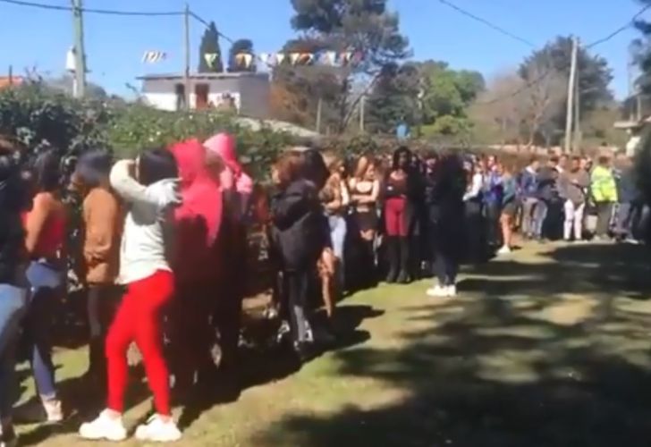 Fiesta Clandestina En La Matanza 150 Invitados Dos Policias Y Juego Ilegal Perfil fiesta clandestina en la matanza 150