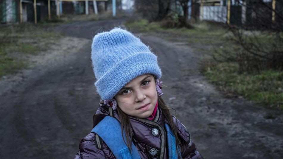 niña desplazada de Donetsk 20200921