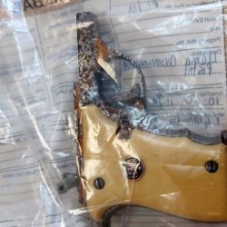 La pistola Lama de empuñadura amarilla fue encontrada el pasado mes de abril, muy  oxidada.