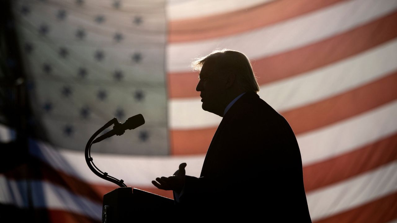 El presidente de Estados Unidos, Donald Trump, habla durante un mitin del  | Foto:Brendan Smialowski / AFP