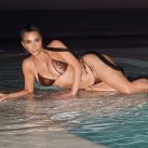 El diminuto bikini con el que Kim Kardashian encendió las redes