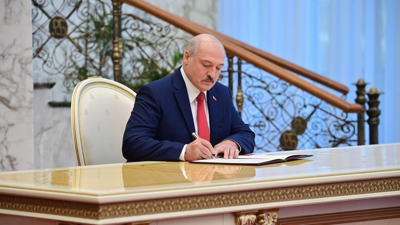  Lukashenko asumió un nuevo mandato en secreto