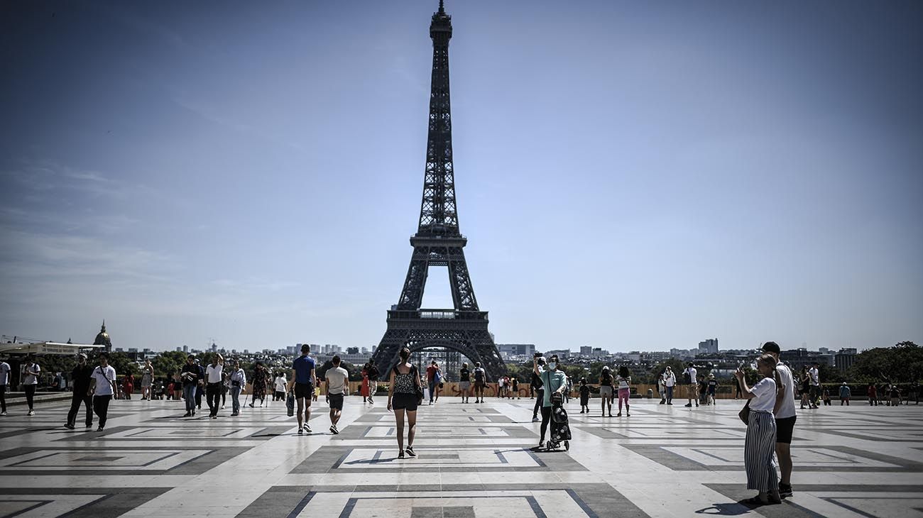 POSIBLE ATENTATODO EN LA TORRE EIFFEL