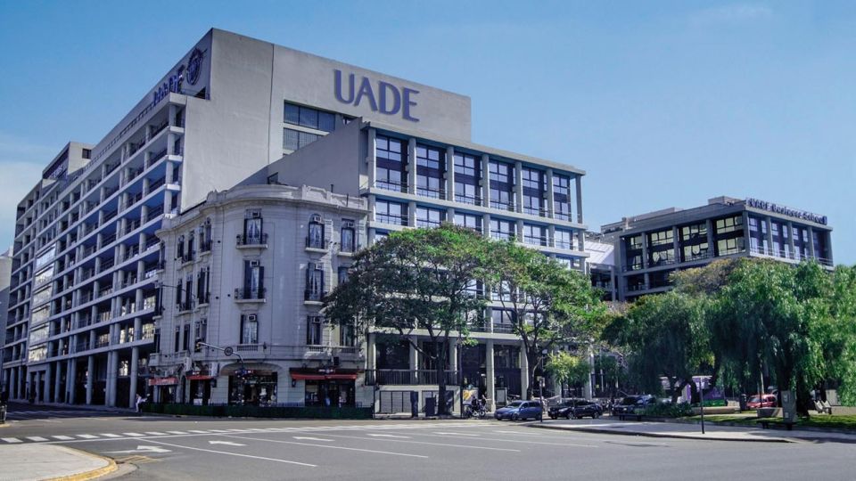 UADE profundizó la adopción de metodologías que garantizan la migración de las clases presenciales a las modalidades remota y virtual para sus 37.544 alumnos de grado y posgrado.