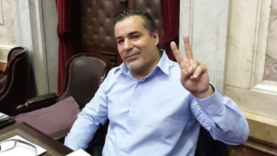 Los antecedentes y denuncias de acoso sexual contra Juan Emilio Ameri.