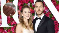 Melissa Benoist y Chris Wood