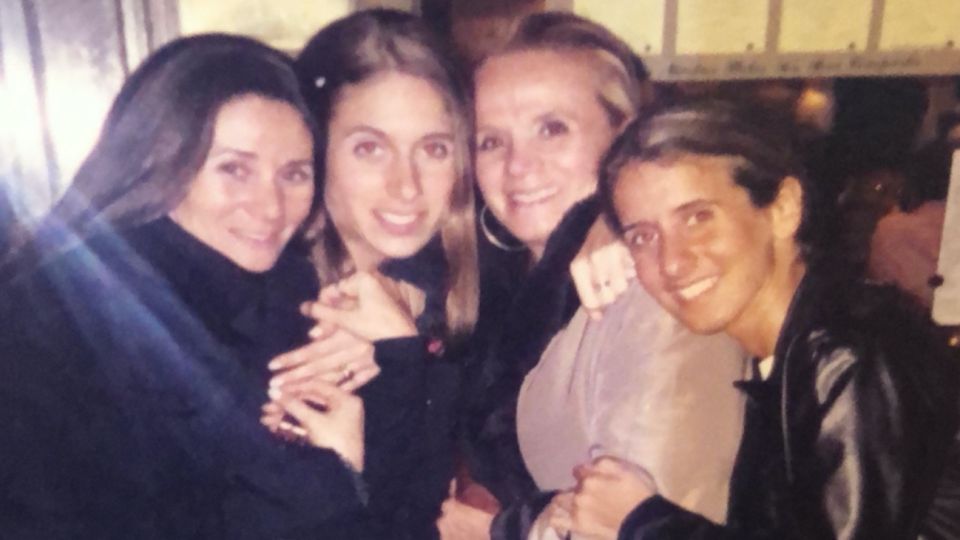 Elsa Serrano y sus hijas Roxy, Soledad y Belén, cena "solo de mujeres" en Buenos Aires.