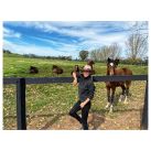 Chris Hemsworth mostró las habilidades de su esposa con los caballos