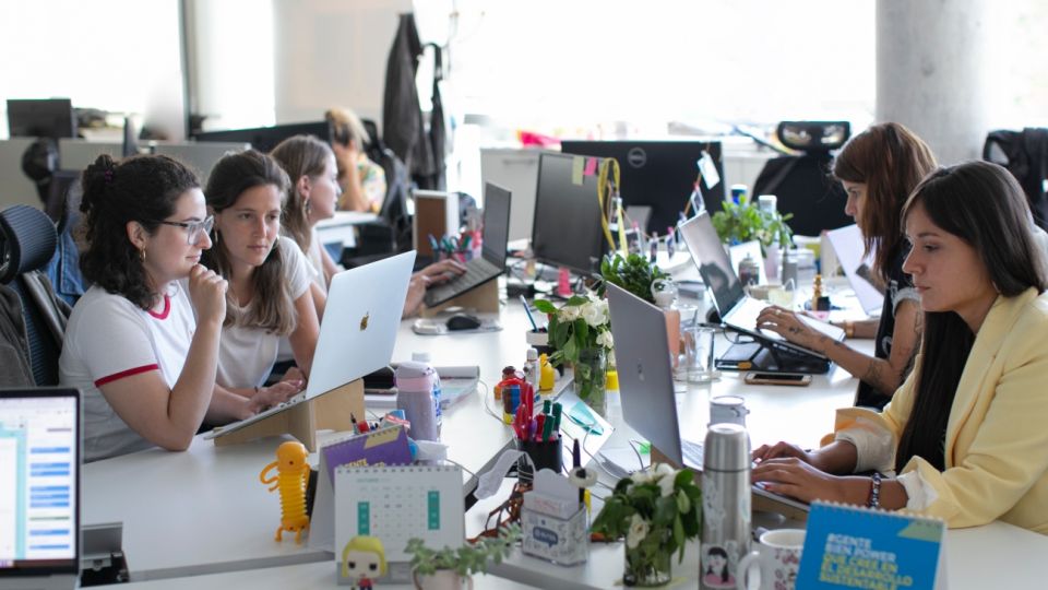 Iúnigo adoptó la modalidad de trabajo remoto para preservar la salud de su equipo.
