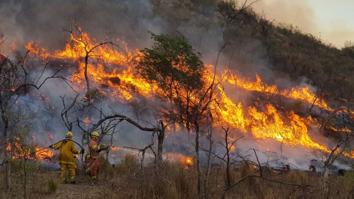 Forest fires are continuing to rage in Alta Gracia, Córdoba Province.
