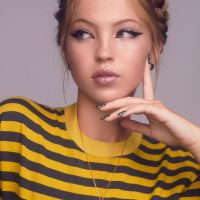 Lila Grace, la hija de Kate Moss, sigue sus pasos en la pasarela