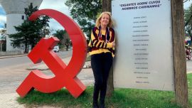 Cosse empezó su militancia política en el comunismo.