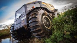Los turistas a bordo del SHERP podrán ver barcos abandonados, barcazas, puertos y equipos.