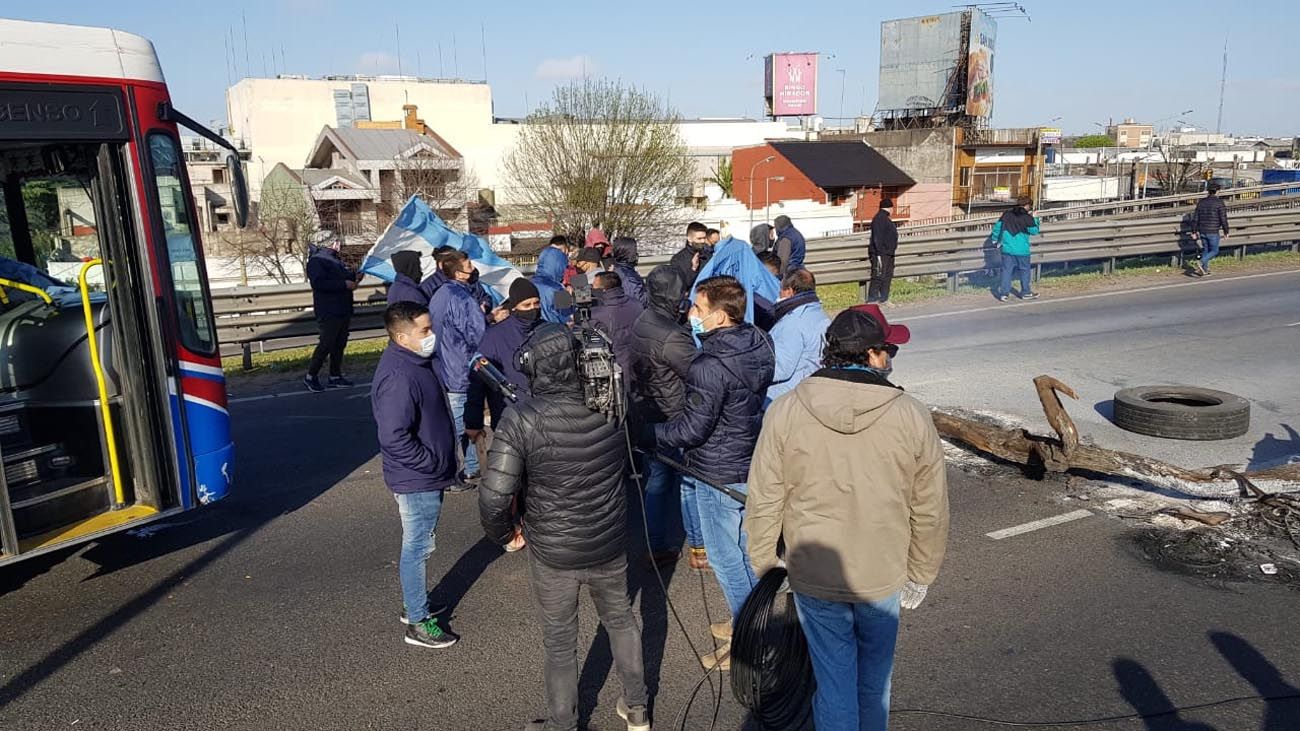 Corte de choferes en avenida General Paz