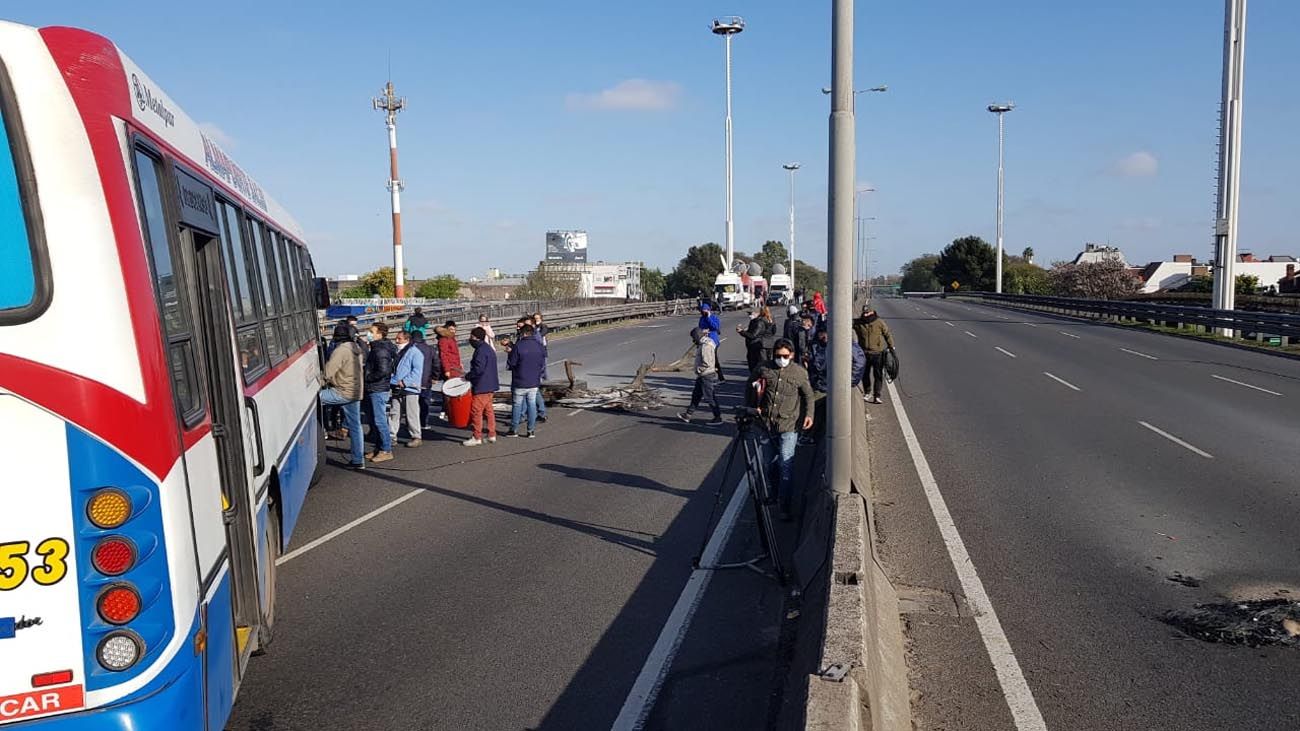 Corte de choferes en avenida General Paz