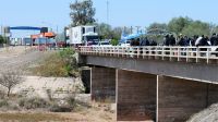 Conflicto: una protesta en una ruta de San Luis. La UIA alerta sobre problemas de abastecimiento.