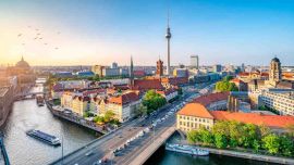 Pese a la pandemia del Covid-19, hoy, el pueblo alemán celebra los 30 años de la reunificación del país germano.