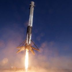 Un video subido al canal de SpaceX en YouTube resume en apenas dos minutos el despegue del cohete.
