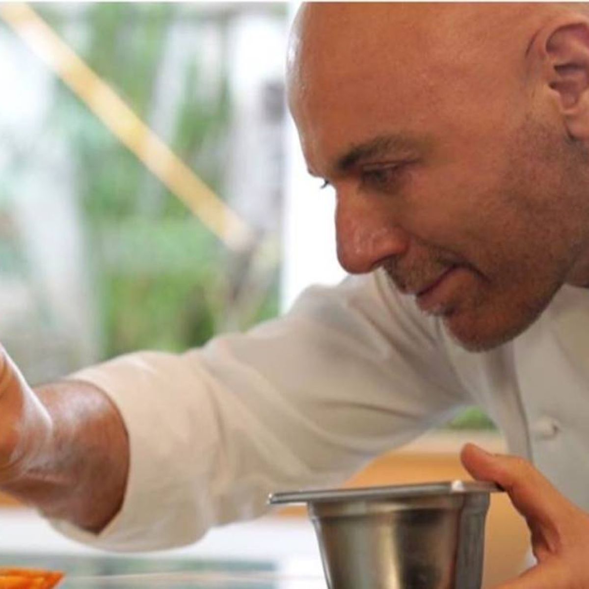 Caras La Historia Familiar De German Martitegui El Jurado Mas Temido De Masterchef
