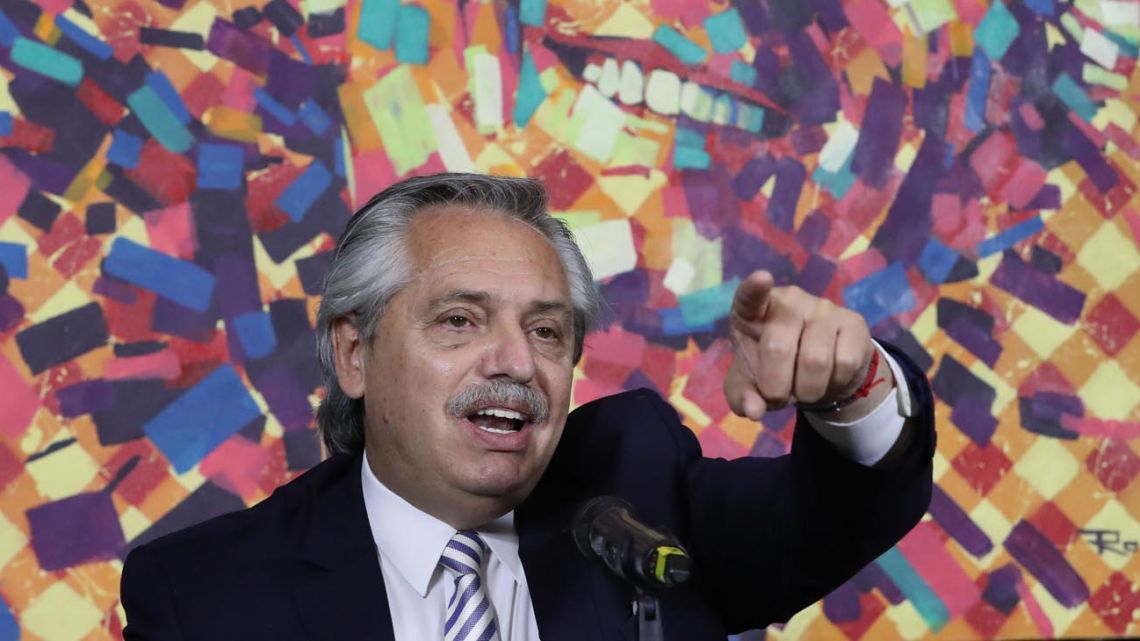Alberto Fernández presentó el libro "Néstor, el hombre que cambió todo ...