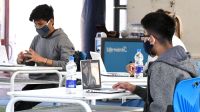 Alumnos porteños vuelven a clases 20201008