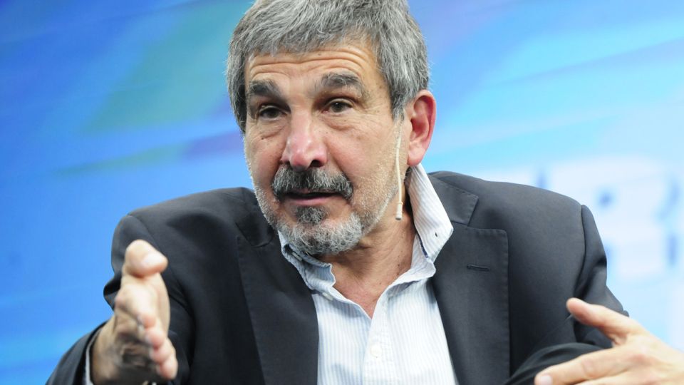 REPORTAJE DE FONTEVECCHIA A ROBERTO SALVAREZZA