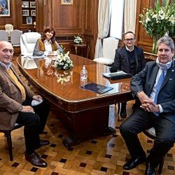 CFK con Domenech, Idígoras y Martins. | Foto:Cedoc.