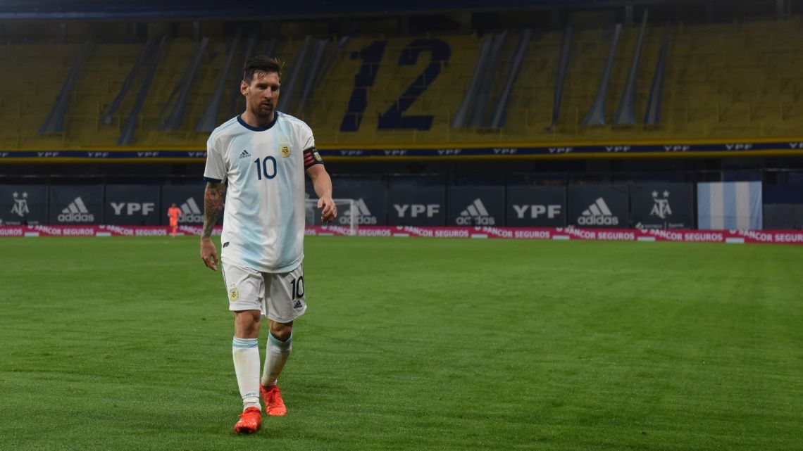  Lionel Messi is seen during Argentina's 2022 FIFA World Cup South American qualifier football match against Ecuador at La Bombonera stadium in Buenos Aires on October 8, 2020.
