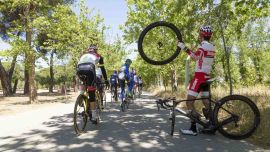 Siempre que salgamos a rodar debemos llevar un juego básico de herramientas.