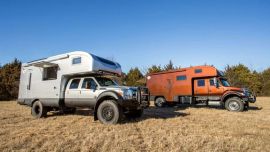 El camper tiene un aislamiento térmico de 6 cm de grosor, que mantiene el frío y el calor alejados del interior.