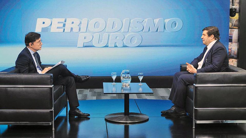 Procesos: “La dinámica binaria de llevar todo el universo siempre al presente genera primero frustraciones y luego equívocos; son eslabones de una cadena”.