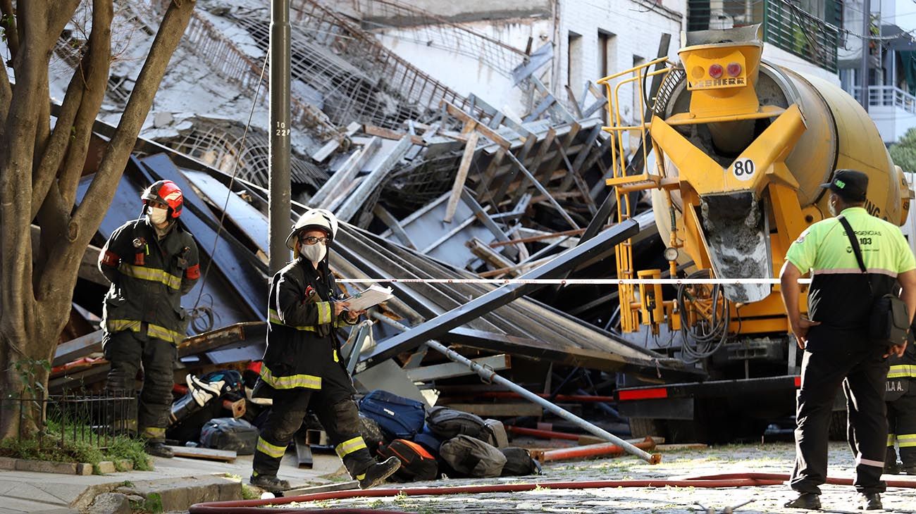  Un derrumbe se produjo esta tarde en un edificio en construccion en el barrio de Belgrano.