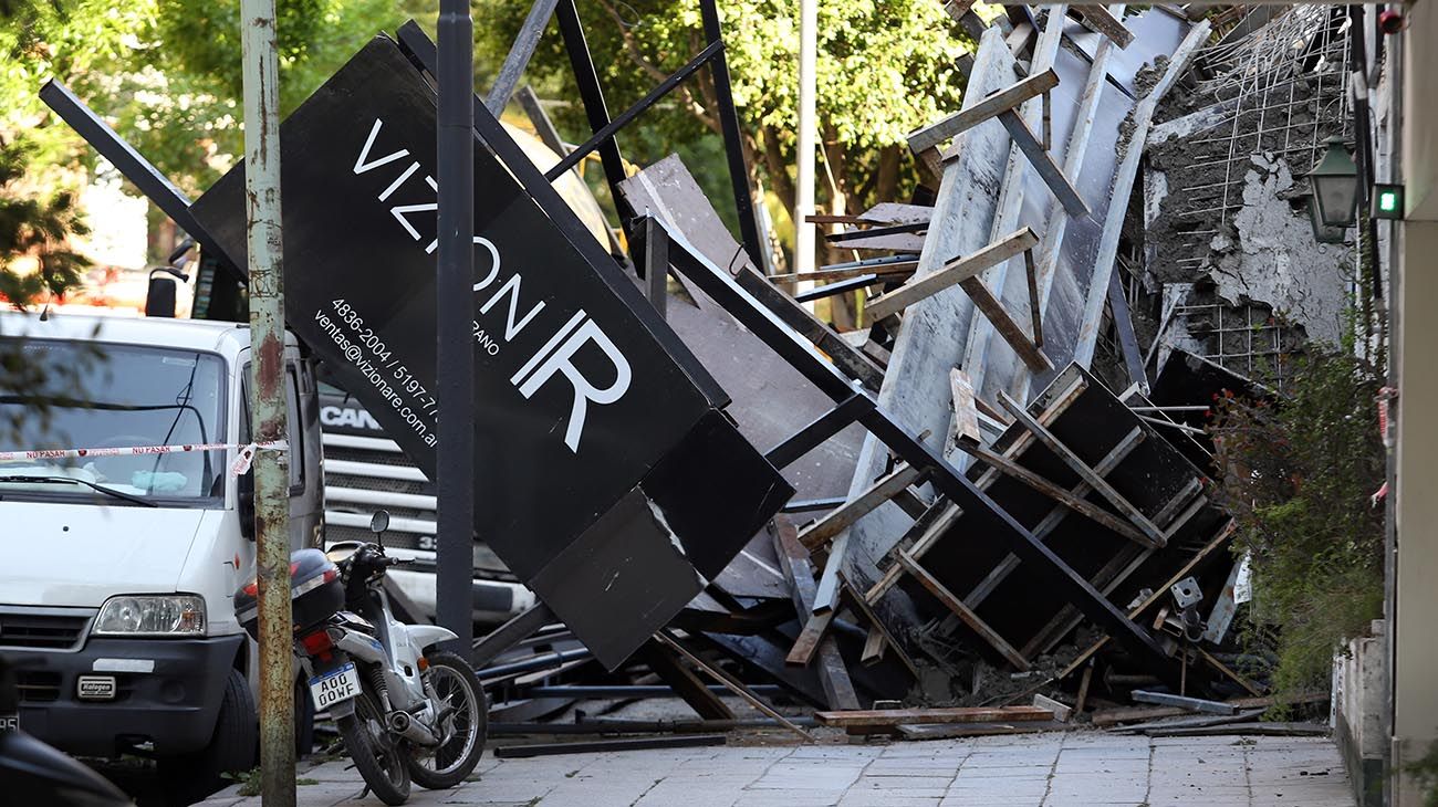  Un derrumbe se produjo esta tarde en un edificio en construccion en el barrio de Belgrano.