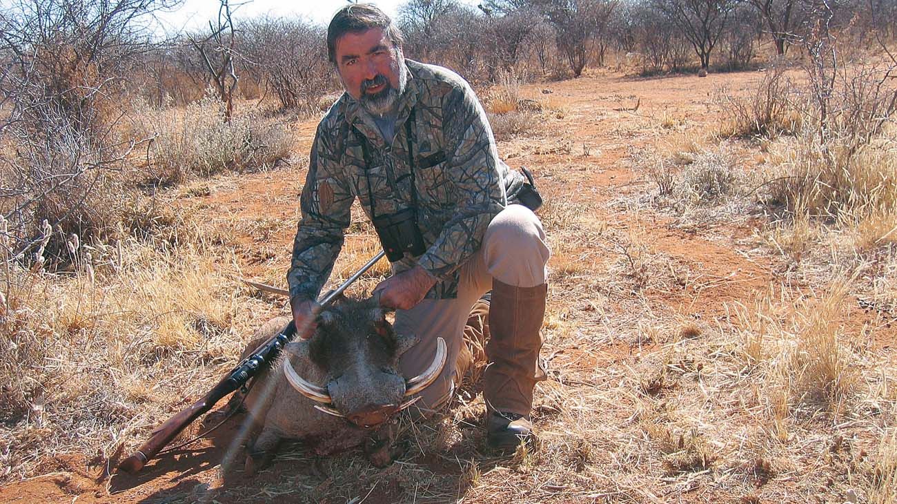 Cazadores en África.