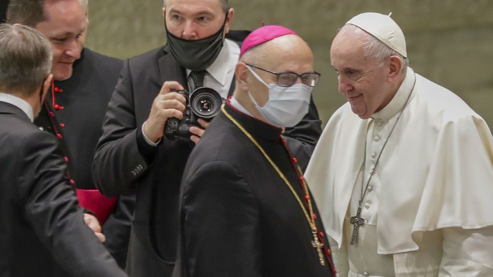 Papa Francisco mantuvo una reunión con sus asesores.
