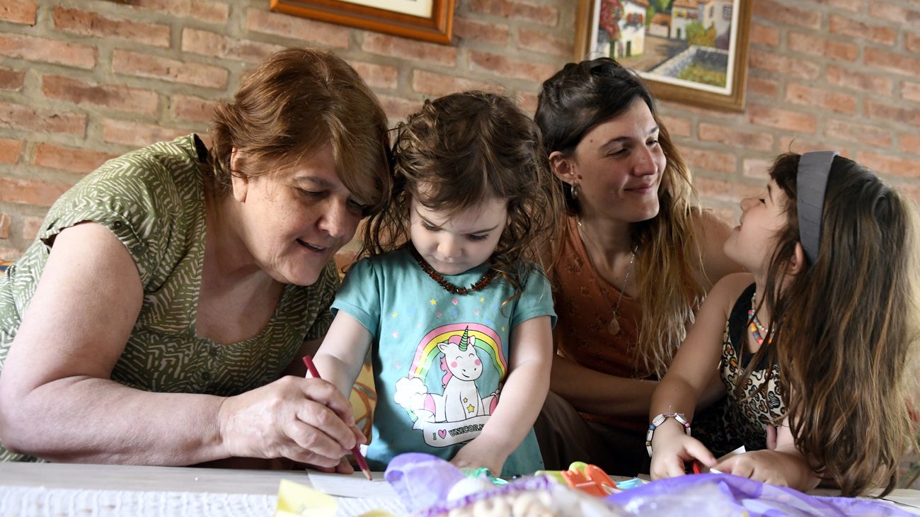 Las familias planean el Día de la Madre en la nueva normalidad. 