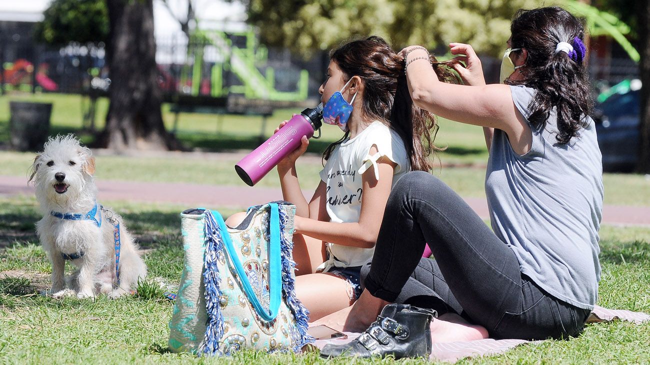 Las familias planean el Día de la Madre en la nueva normalidad. 