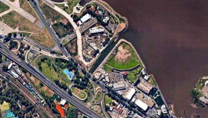 A través de la rezonificación de los 200 mil metros cuadrados del Complejo de Costa Salguero se busca construir torres premium frente al río