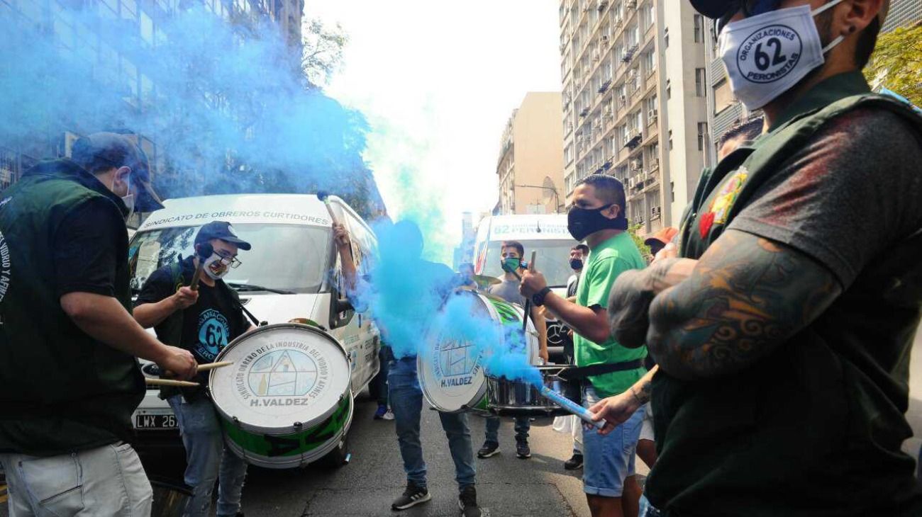 El moyanismo encabezó la caravana por el Día de la Lealtad.
