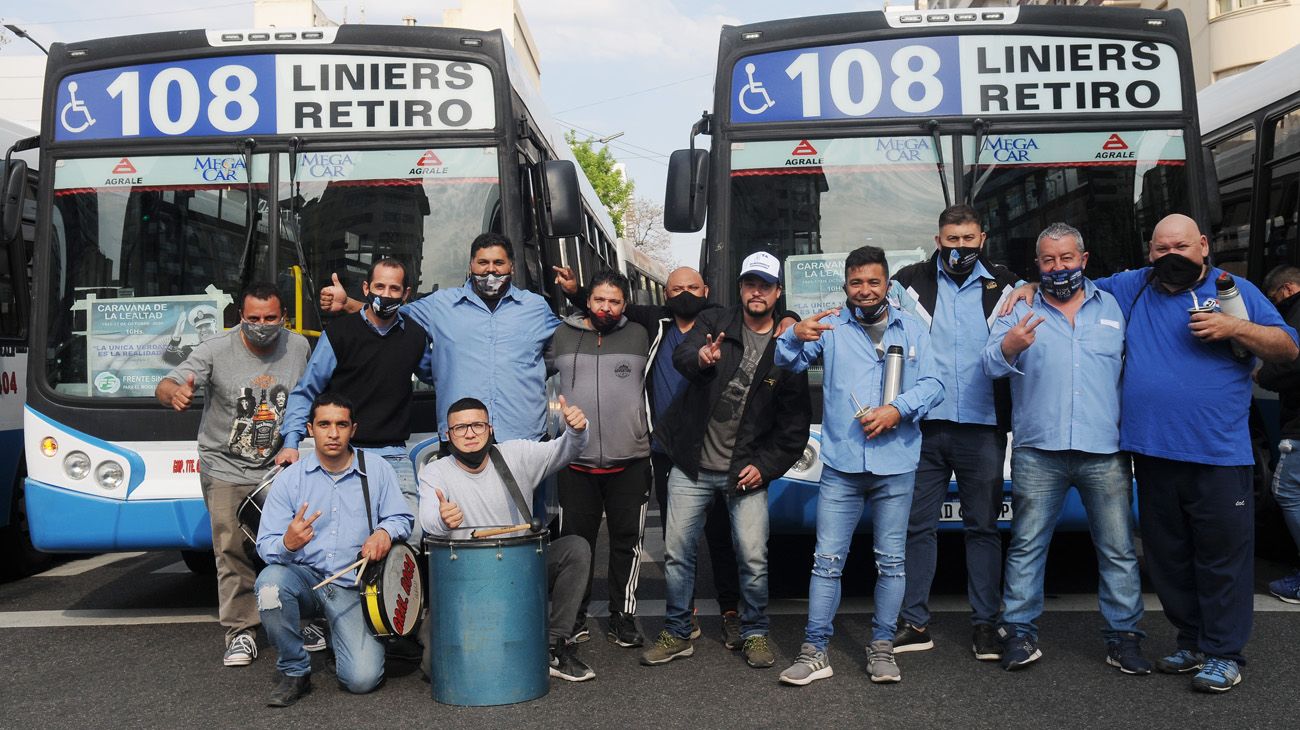 La caravana de trabajadores en la avenida 9 de Julio por el recuerdo del 17 de octubre.