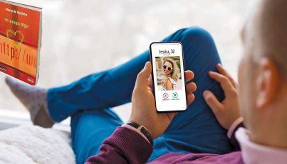 Antes y ahora. Vertiginoso, el ritmo de las maneras de vincularse virtualmente, también cambió. La novela Mi amiga Olga mostró una tendencia en el año 2000. de los emails como forma del vínculo. Y se reemplaza por lo inmediato de las aplicaciones.