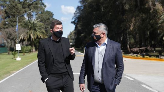 TINELLI Y TAPIA MOVIERON FICHAS Y SE COMIERON A FOX SPORTS. POR ESO, LES VINO EL ATAQUE DE BOCA Y RIVER.
