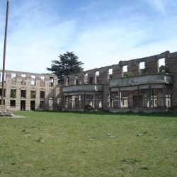 El Club Hotel Sierra de la Ventana, hoy en ruinas, fue el centro turístico de la zona desde 1911