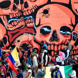 Indígenas colombianos se manifiestan contra el gobierno en el marco de una  | Foto:Raúl Arboleda / AFP