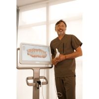 Dr. Gustavo Vidal