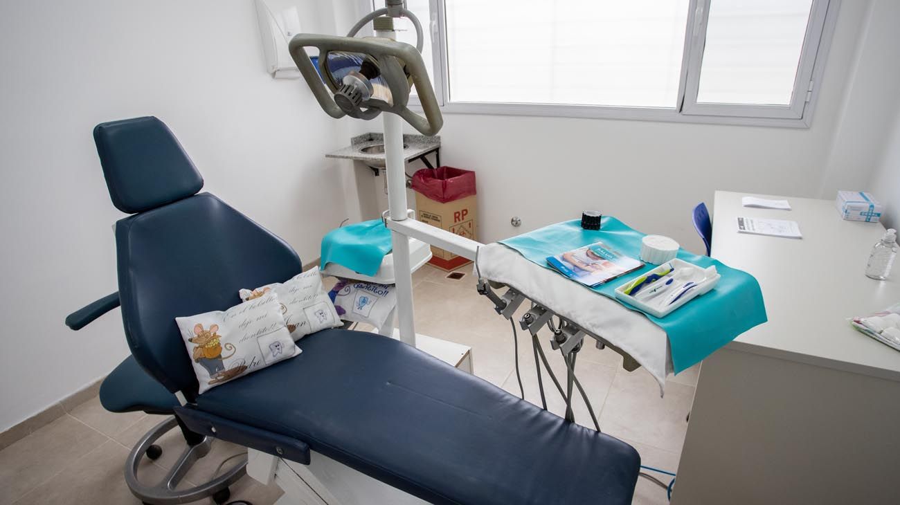 Además del gobernador estuvieron presentes el ministro de Salud, Daniel Gollan, el presidente del Banco Provincia, Juan Cuattromo, el titular interino del municipio, Gastón Granados, y la presidenta del Concejo Deliberante, Dulce Granados.