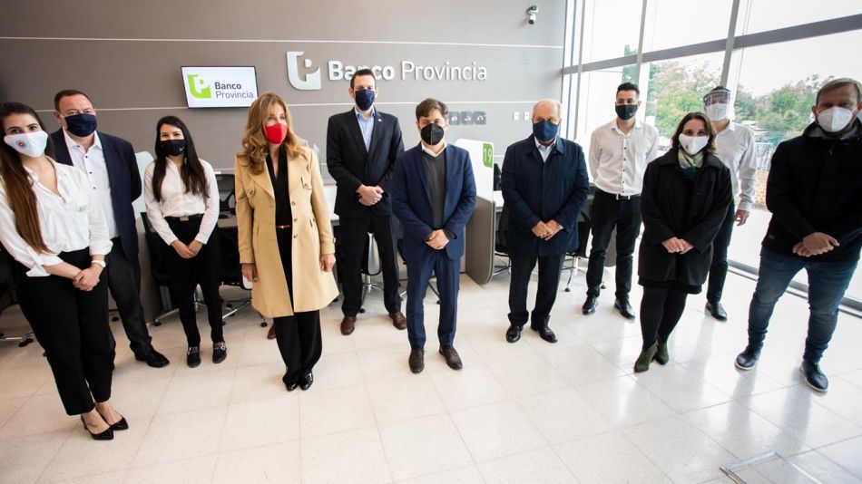 Kicillof inauguró un nuevo centro de salud y una sucursal del Banco Provincia en Ezeiza 20201021