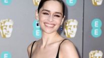 ¡Se tiró de un avión! Así celebró Emilia Clarke su cumpleaños