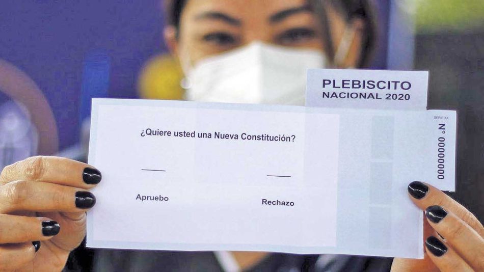 20201025_chile_vota_constitucion_boletas_plebiscito_afp_g